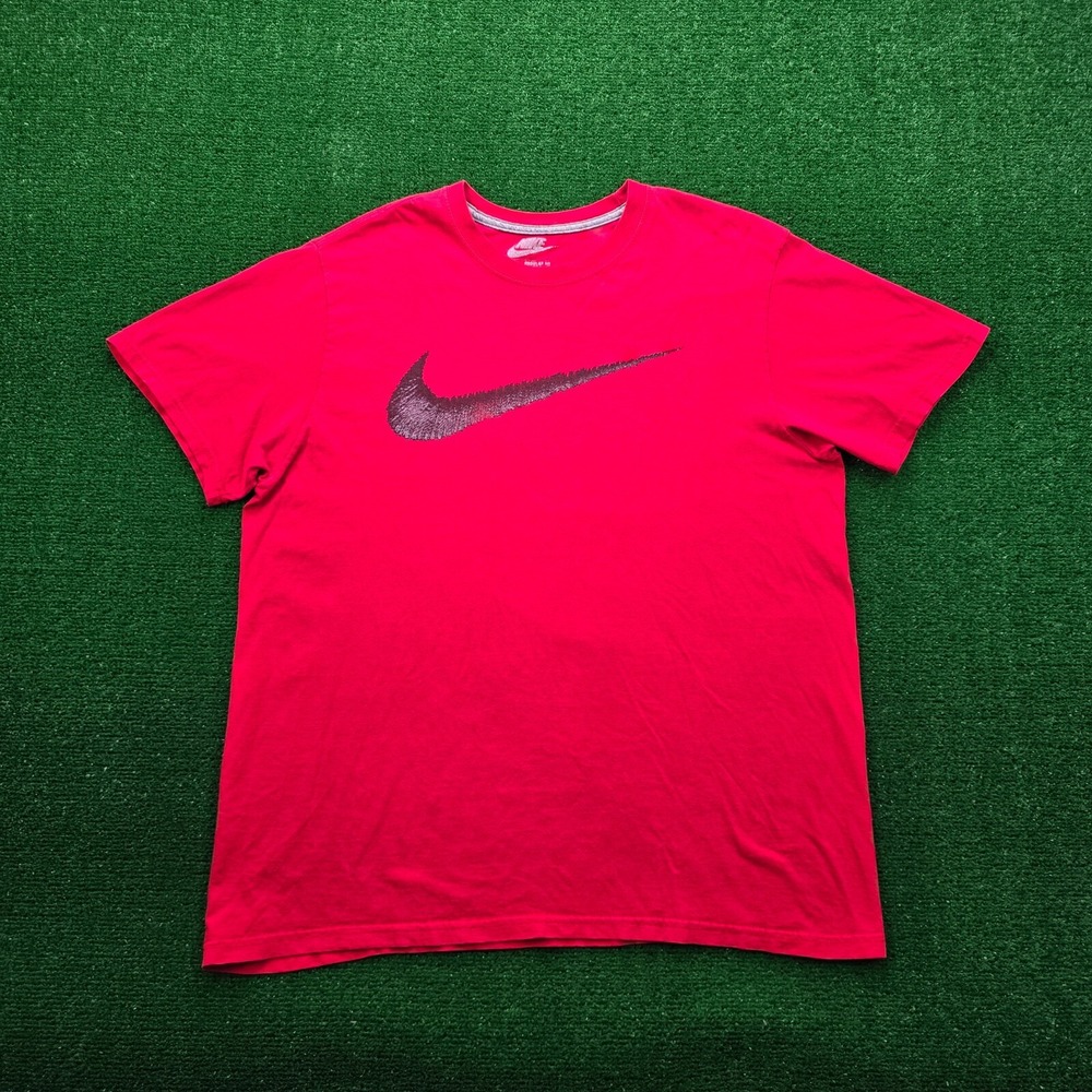 Nike Tshirt Mens XL Red Short Sleeve Big Swoosh Graphite Logo Regular Fit Tee